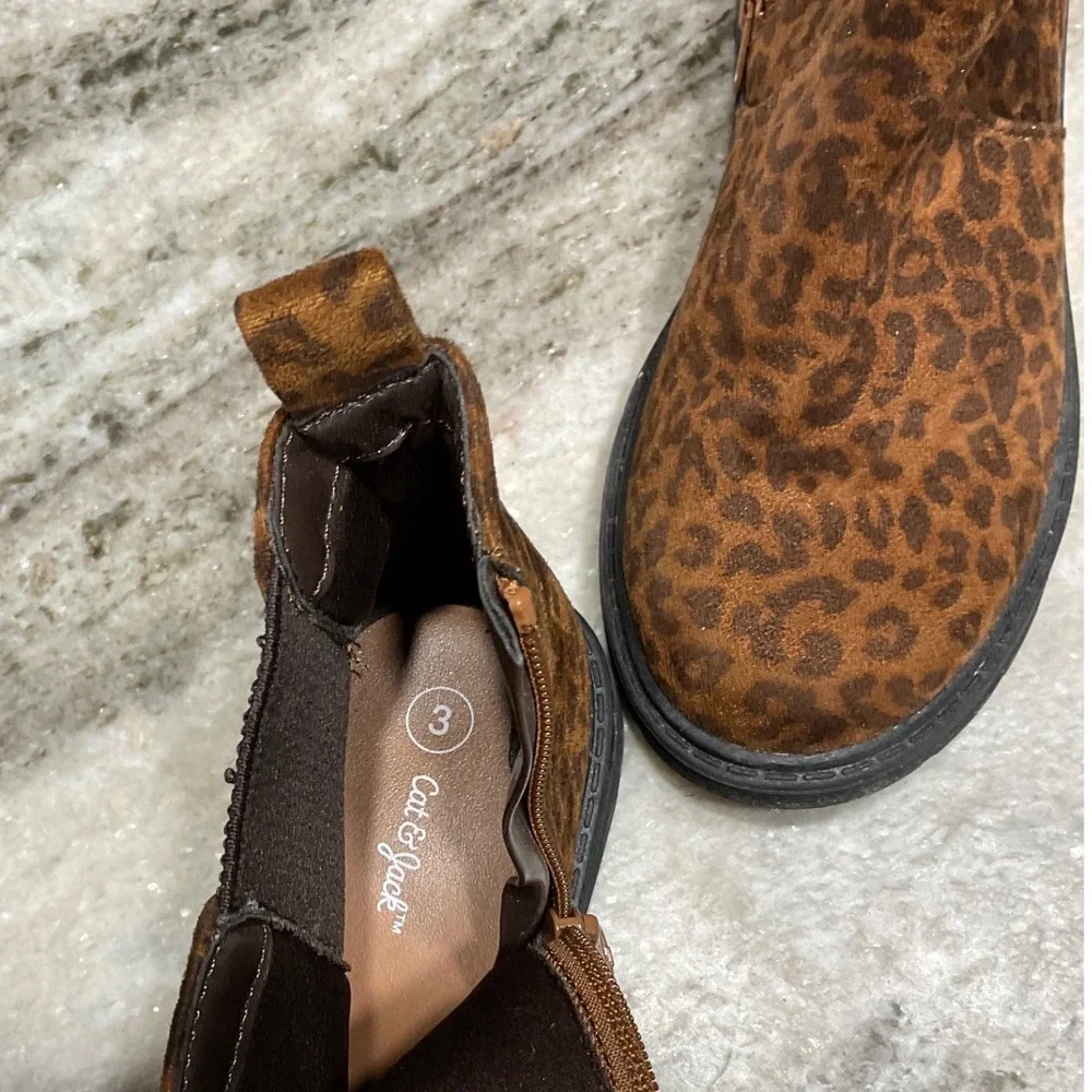 Cat & Jack Chelsea Boots Kids Size 3 Leopard Print‎ Brown Faux Suede Zip Up